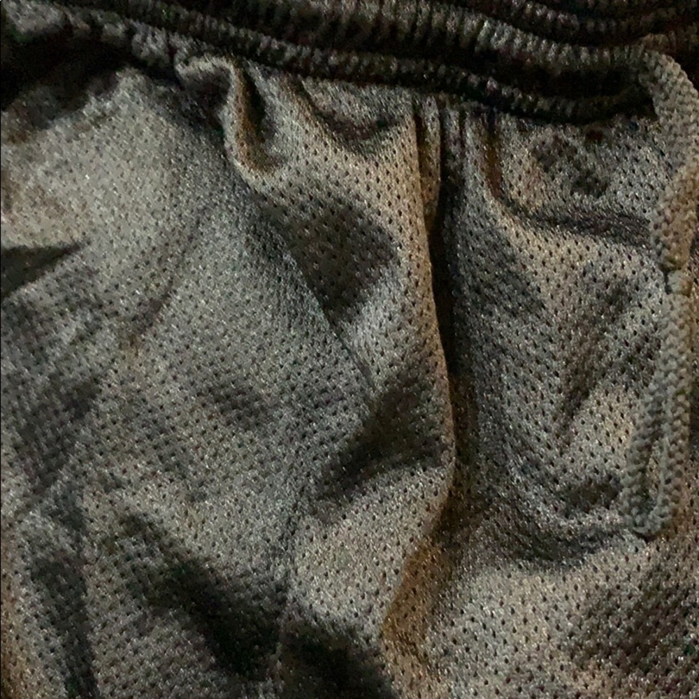 Shorts - Picture 2 of 4